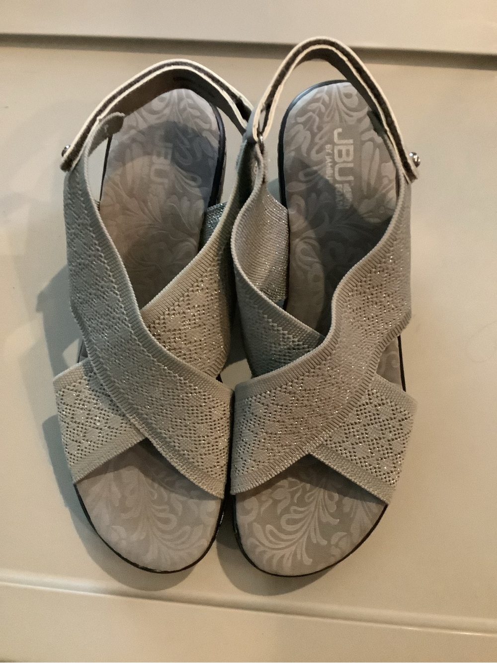 JBU Women's Light Silver Crisscross Slingback Sandals 12 Brand New